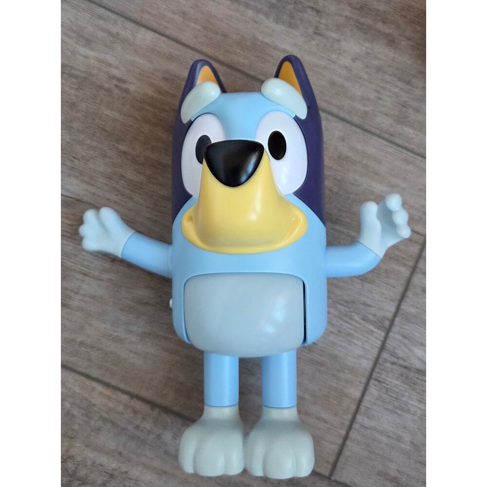 VTech Bluey Dress Up & Learn Interactive Figure - 10 Accessories- Lights & Sound - Picture 2 of 7